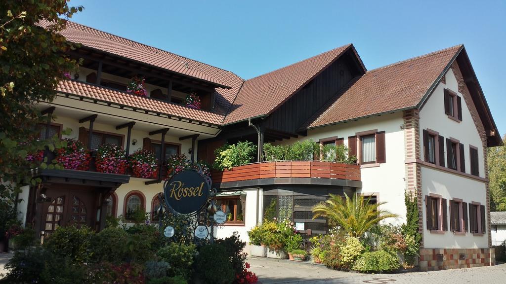 Gasthaus Zum Roessel Lichtenau Scherzheim Eksteriør billede